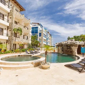 Apartment At Grand Laguna By Calisto